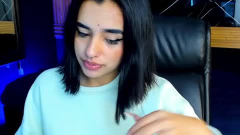 Laura online show from 12.14.24