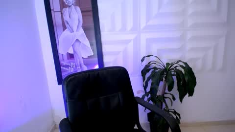 LAURA online show from 11.08.25