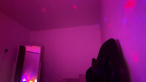 laura online show from 03.11.26