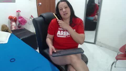 laura_foxx2379 online show from 10.16.25