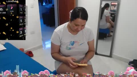 laura_foxx2379 online show from 02.20.26