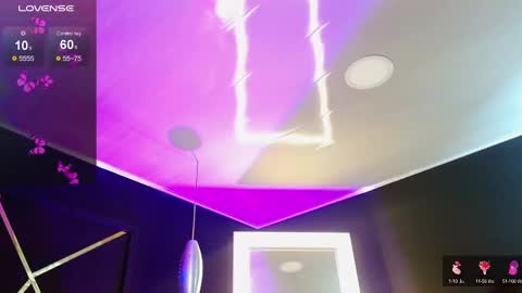 Snapshot of laura_hentai chatting on 02.11.25 Laura online show from 02.11.25