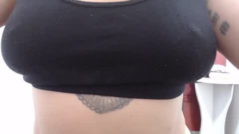 Snapshot of laura_hotyy chatting on 09.23.25 Laura online show from 09.23.25