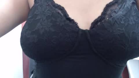 Snapshot of laura_hotyy chatting on 09.27.25 Laura online show from 09.27.25