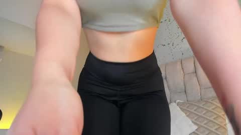 LauraIvy online show from 04.01.26