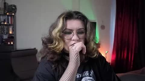 Miss Laura online show from 09.26.25