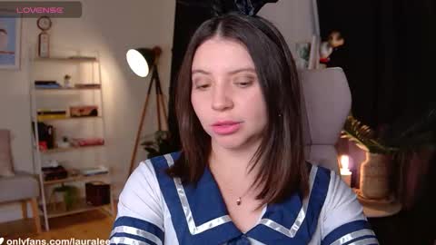 Snapshot of laura_lee chatting on 10.10.25 Laura Lee. online show from 10.10.25