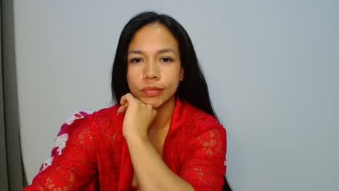 Snapshot of laura_macias chatting on 10.12.25 lau online show from 10.12.25