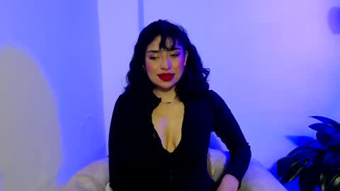laura_pink01 online show from 02.08.25