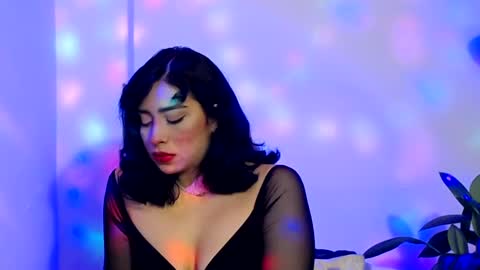 laura_pink01 online show from 02.12.25