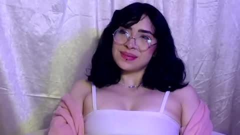 laura_pink01 online show from 03.08.25