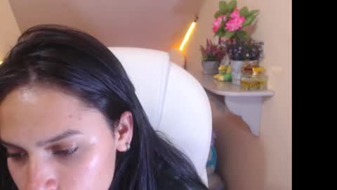 Snapshot of laura_pink22 chatting on 12.22.24 Laura Pink online show from 12.22.24