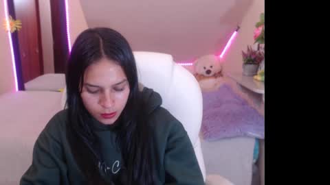 Snapshot of laura_pink22 chatting on 12.24.24 Laura Pink online show from 12.24.24