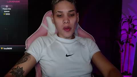 Laura Rose online show from 12.12.24