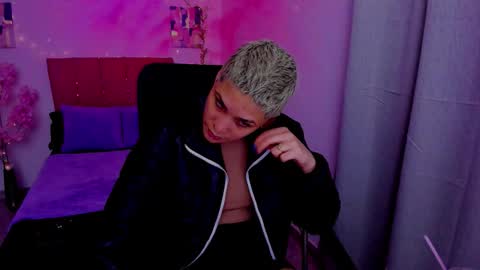 Snapshot of laura_r23 chatting on 09.30.25 Laura Rose online show from 09.30.25