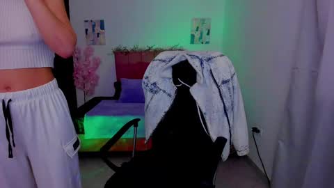 Snapshot of laura_r23 chatting on 10.03.25 Laura Rose online show from 10.03.25