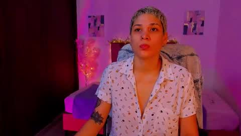 Snapshot of laura_r23 chatting on 10.13.25 Laura Rose online show from 10.13.25