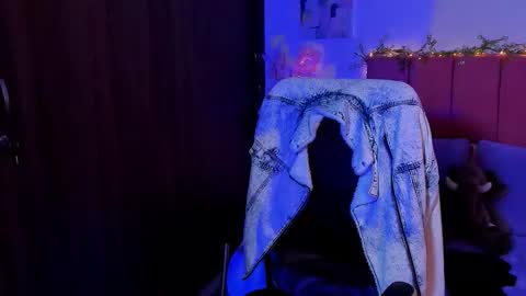 Snapshot of laura_r23 chatting on 10.15.25 Laura Rose online show from 10.15.25