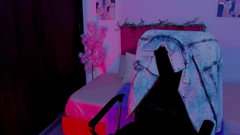 Snapshot of laura_r23 chatting on 10.18.25 Laura Rose online show from 10.18.25