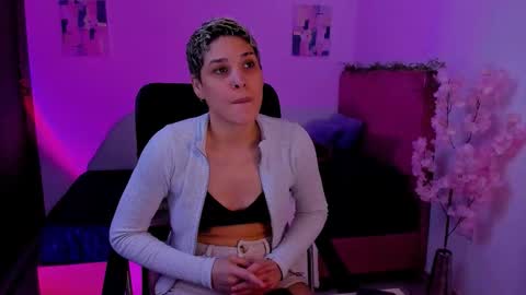 Snapshot of laura_r23 chatting on 11.06.25 Laura Rose online show from 11.06.25