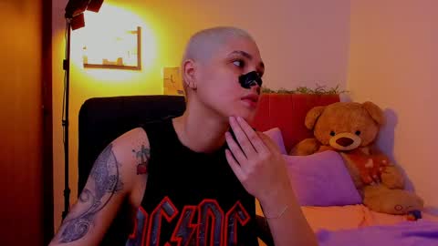 Laura Rose online show from 04.02.26