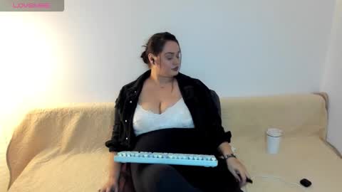 Laura online show from 01.06.26