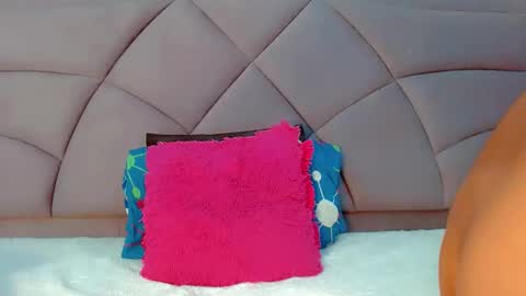 Snapshot of laura_sweet7 chatting on 02.05.25 Laura online show from 02.05.25