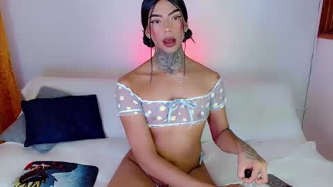 Snapshot of laura_sweet7 chatting on 03.04.25 Laura online show from 03.04.25