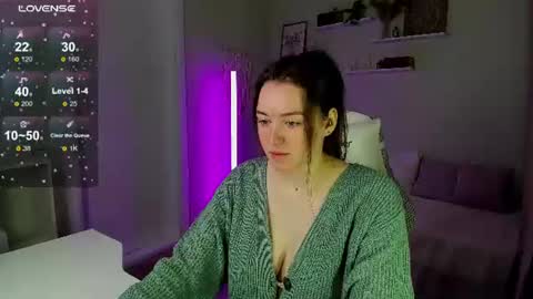 Snapshot of lauraa_collins chatting on 06.15.26 kate online show from 06.15.26