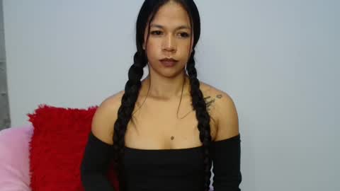 lauracb          online show from 10.21.25