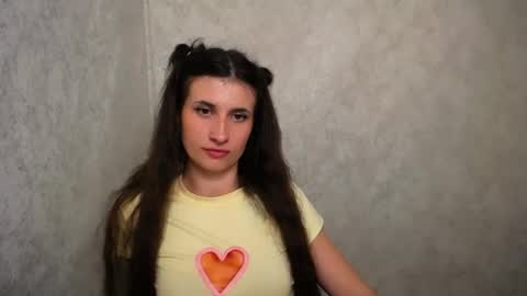 Snapshot of lauradre_ chatting on 06.27.26 Laura online show from 06.27.26