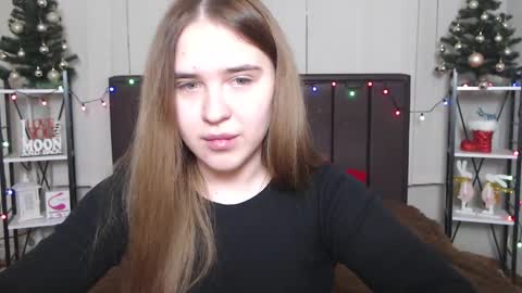 LauraHlot online show from 12.25.24