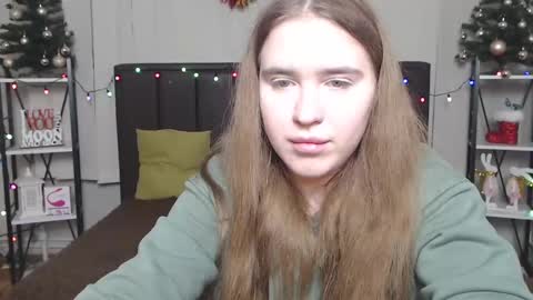 LauraHlot online show from 12.26.24
