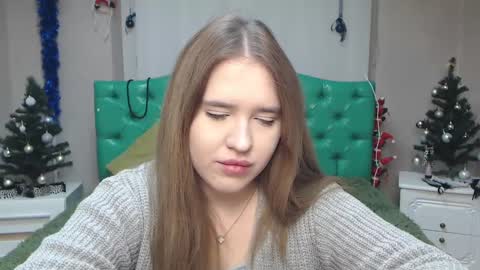 LauraHlot online show from 12.28.24