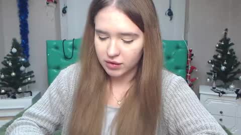 LauraHlot online show from 12.29.24
