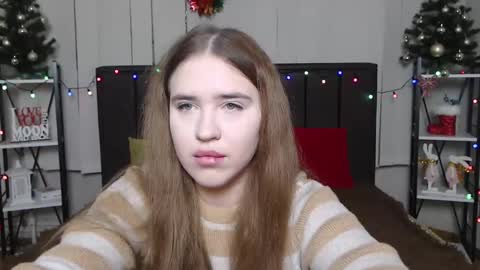 LauraHlot online show from 12.30.24