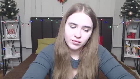 LauraHlot online show from 01.15.25