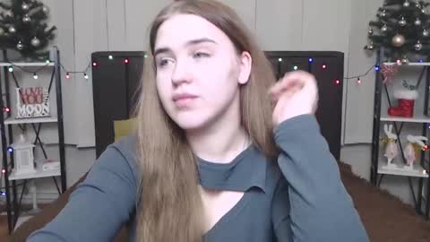 LauraHlot online show from 01.16.25