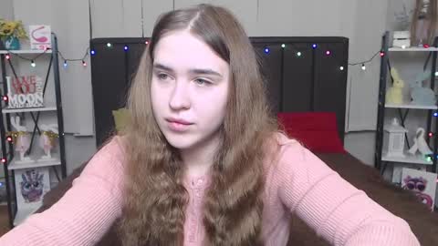 LauraHlot online show from 01.22.25