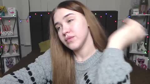 LauraHlot online show from 01.24.25