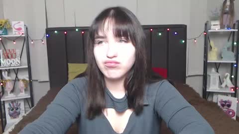 LauraHlot online show from 01.28.25