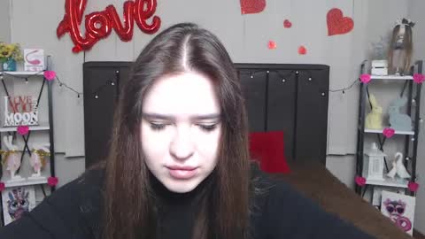 LauraHlot online show from 02.15.25