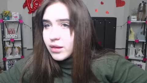 LauraHlot online show from 02.21.25