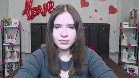 LauraHlot online show from 02.22.25