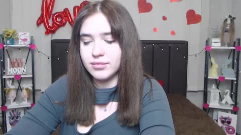 LauraHlot online show from 02.22.25