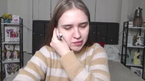 LauraHlot online show from 11.16.25