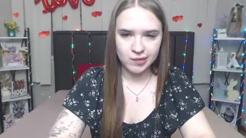 LauraHlot online show from 04.14.26