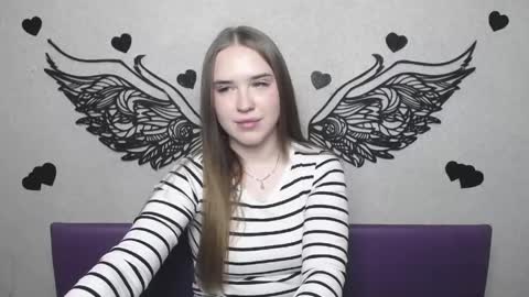 Snapshot of laurahlot chatting on 04.18.26 LauraHlot online show from 04.18.26