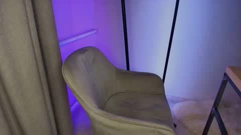 Snapshot of lauramartix chatting on 11.05.25 Leila Libertas online show from 11.05.25