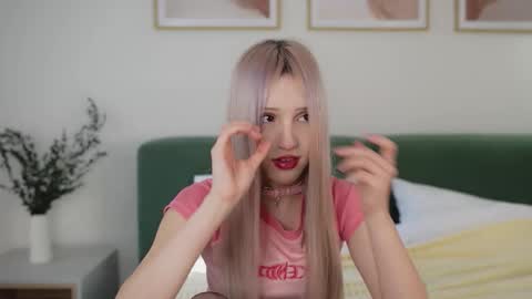 Laura online show from 10.03.25